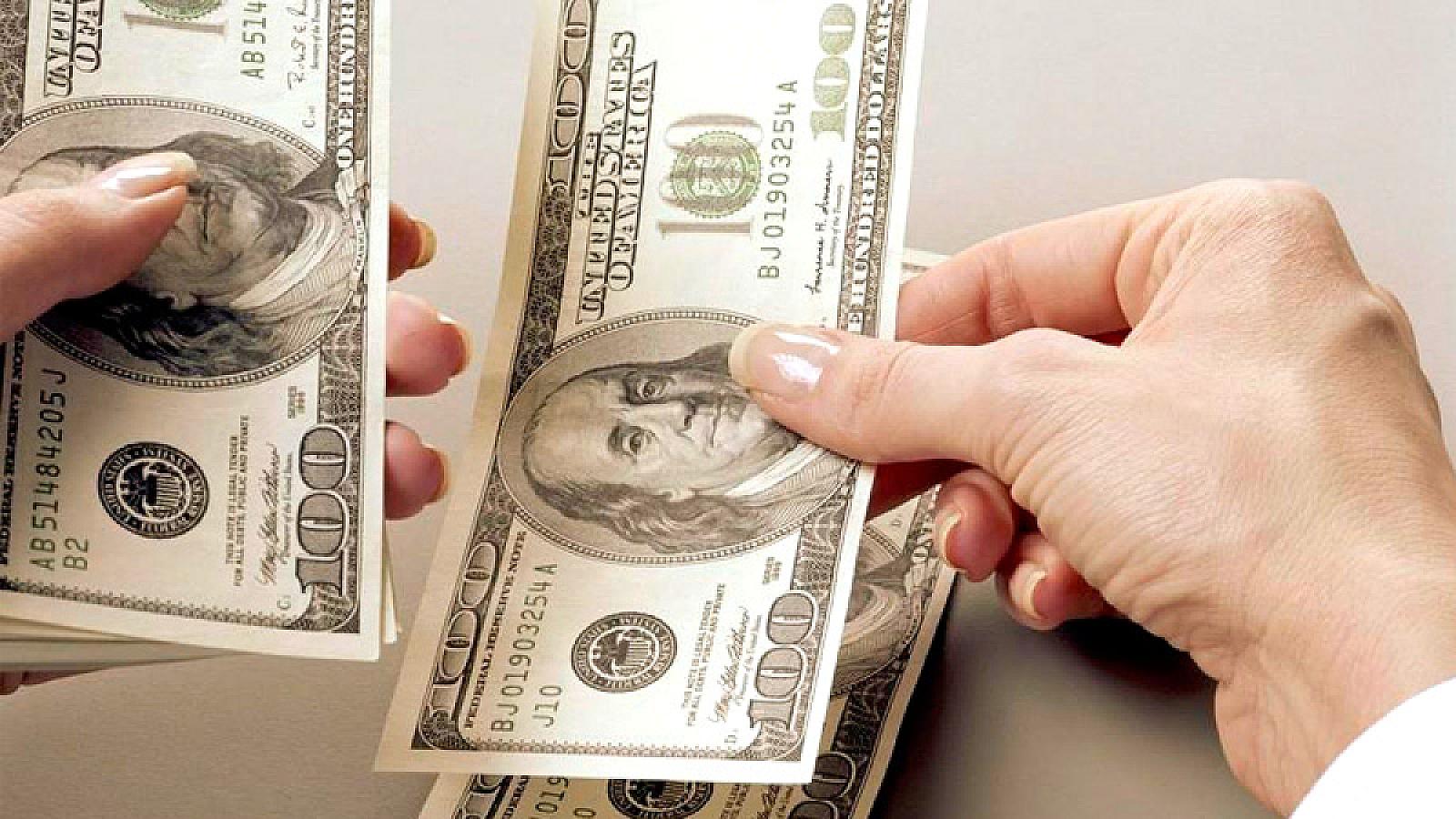 Ölkədə maliyyə sahəsinə investisiyalar kəskin artıb