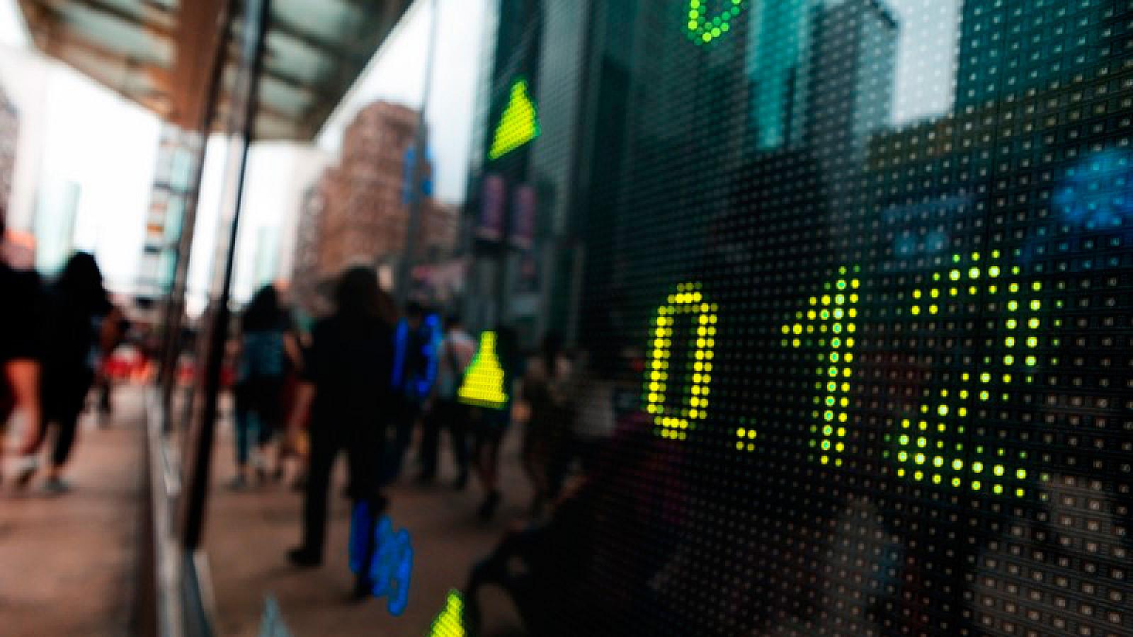 Beynəlxalq əmtəə, fond və valyuta bazarlarının göstəriciləri (13.02.2021)